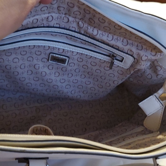 Guess bag - Picture 2 of 3